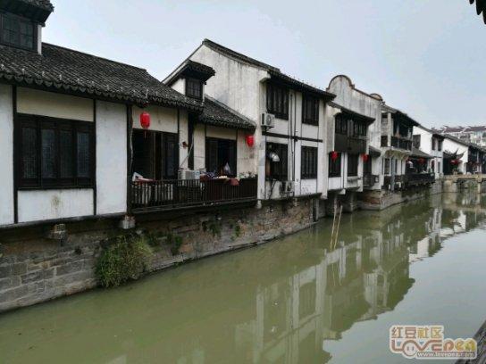 许榕真,毕业于上海戏剧学院表演系中国话剧、影视女演员主持人,